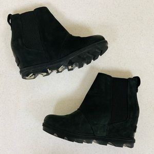 Sorel Joan of Arctic Wedge Chelsea in Black Size 8